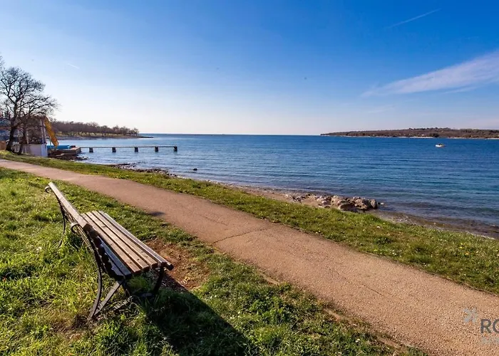 Rona Volta アパート