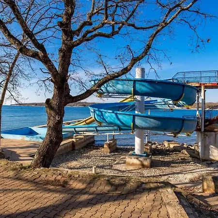 Rona Volta Апартаменти *